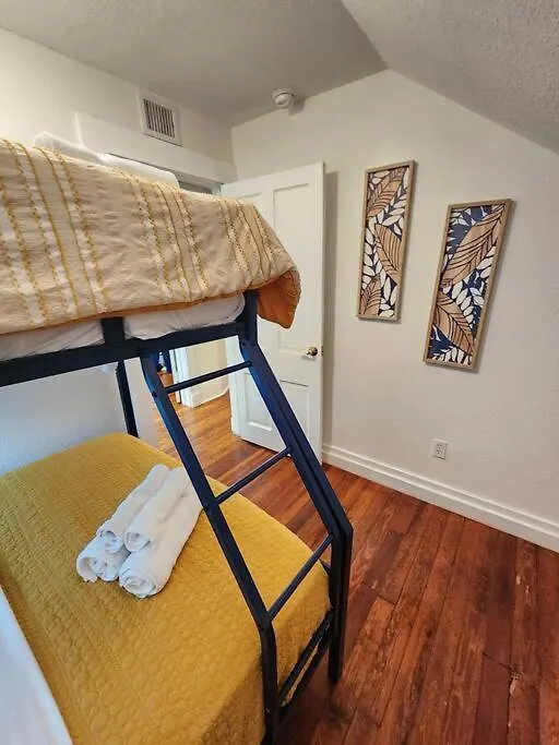 4/2 Historic Bungalow Dt Sanford Holiday home
