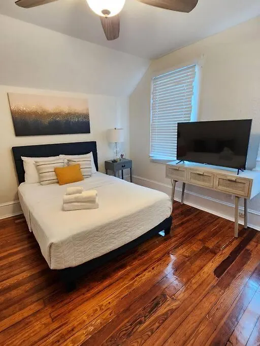 4/2 Historic Bungalow Dt Sanford Holiday home