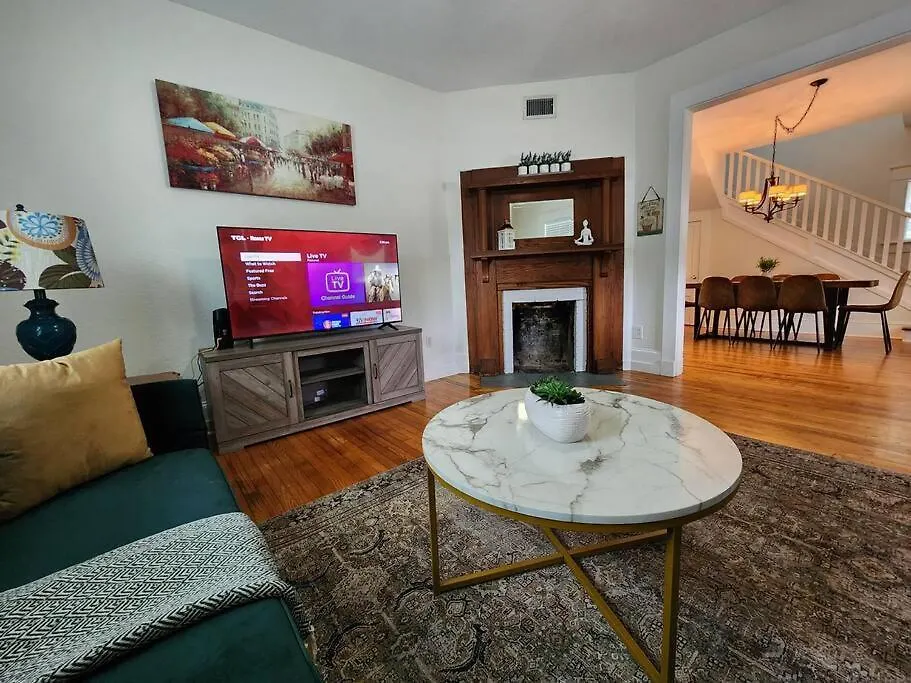 4/2 Historic Bungalow Dt Sanford Holiday home